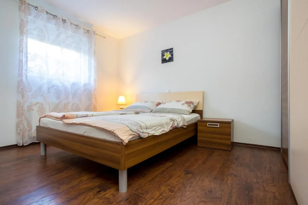 Apartmani Sandra Malinska Sveti Vid-Miholjice
