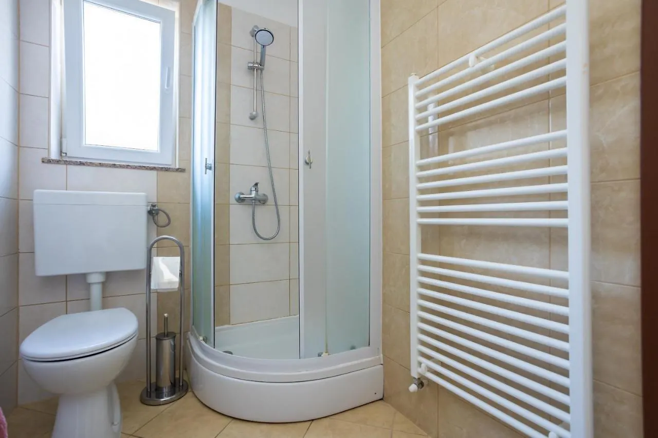 Apartmani Sandra Malinska Sveti Vid-Miholjice Croatia